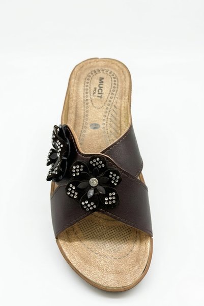 AKD AYAKKABICILIK Women's Orthopedic Slippers with Flower Detail and Stone Model, Comfortable Sole, Daily Stylish Use