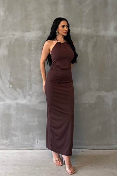 OKSOCOLLECTİON Gold Aksesuar Detaylı Yırtmaçlı Uzun Elbise