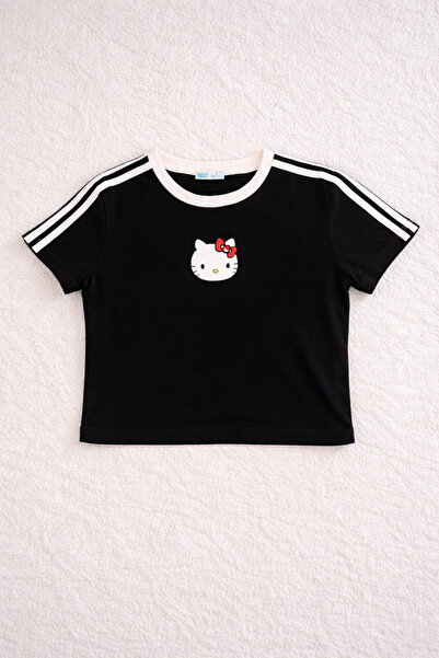 Gofeel Kitty Detailed Three-Stripe Crop Blouse