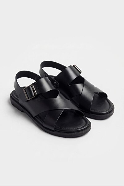 GIESTO Black Leather Sandals with Cross Straps and Buckle