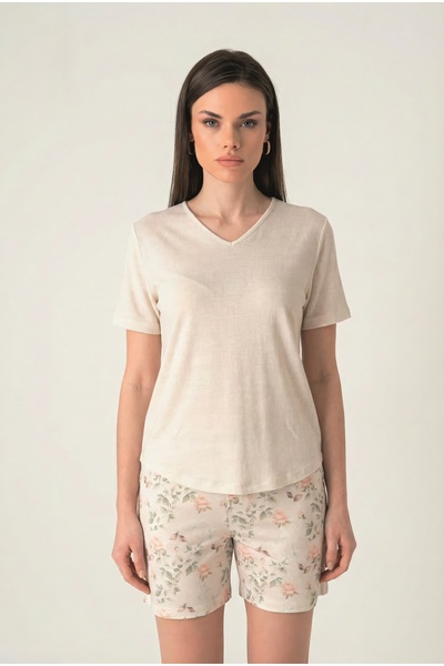 Sevim 17935 Дамски комплект с V-образно деколте и къси панталони