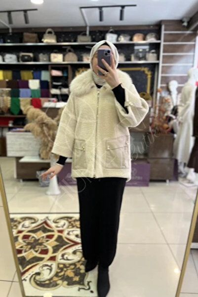 HUMEYRA قبعة أنجورا مع جيب جلدي