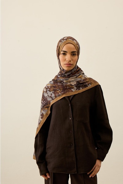 Modakaşmir Βιολετί Σάλι Λίβα Μοντάλ Κράσ