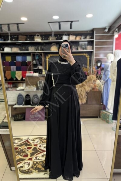 HUMEYRA فستان شيفون مرصع بالأحجار الكريمة