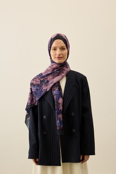 Modakaşmir Βιολετί Σάλι Λίβα Μοντάλ Κράσ