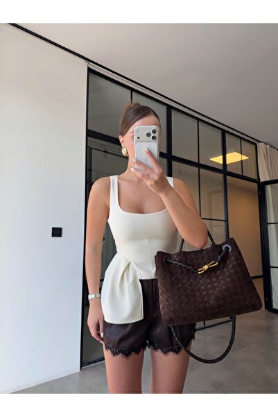 BB Bensu Buyruk ΜΠΛΟΥΖΑ ΕΚΡΟΥ ΜΕ ΤΕΤΡΑΓΩΝΟ ΓΙΑΚΑ ΚΑΙ ΒΟΛΑΝΑ