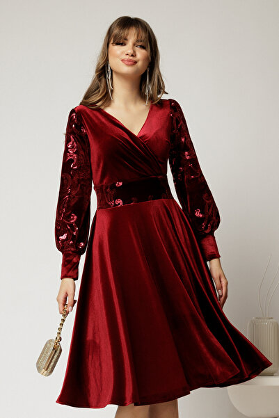 DyFashion Elegant Elif dress made of burgundy velvet with sequins on the slee...