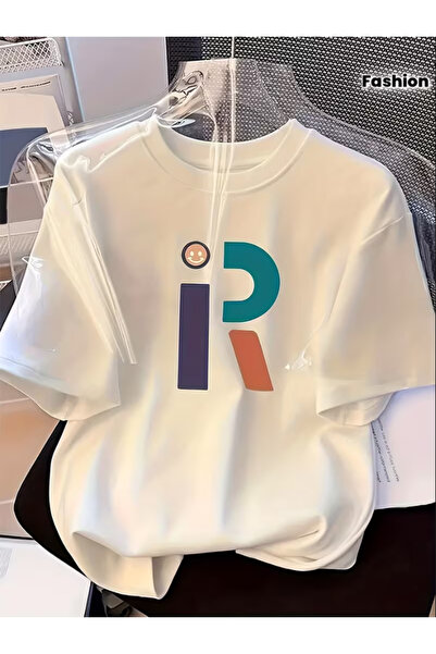 NOURAM تي شيرت بأكمام قصيرة مع طباعة حروف "iR" مشرقة وملونة. التصميم بسيط وعص...