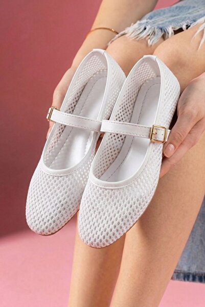 FUGA MODA Avila White Mesh Gold Buckle Belted Ballerinas