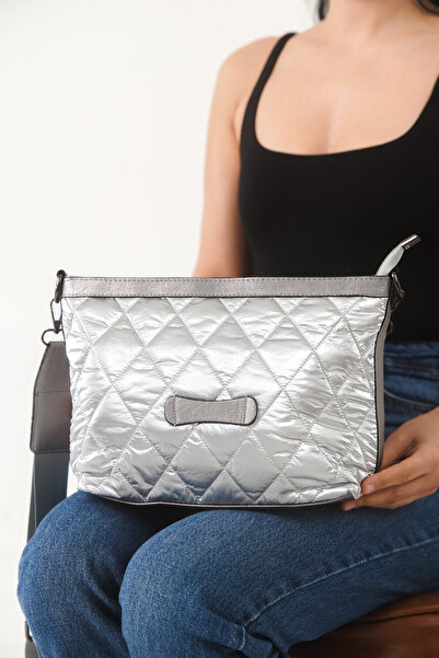 FEMME Γυναικεία τσάντα ώμου με ασημένια καπιτονέ λουράκια, καθημερινή κομψή τ...