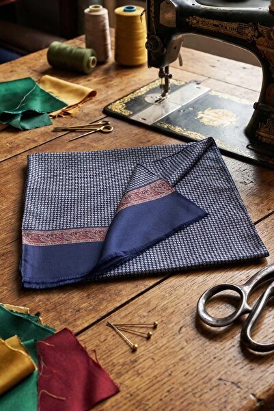 Kravatkolik Γραβάτα Ascot από ιταλικό μετάξι σε σκούρο μπλε με μικρό σχέδιο S...