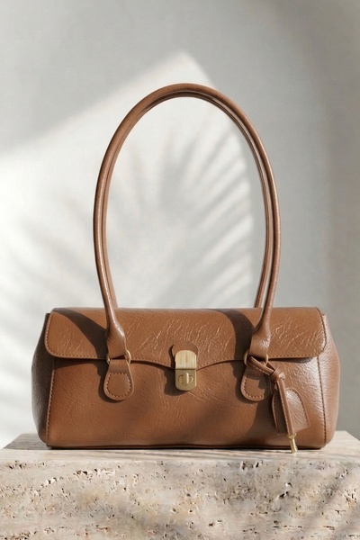 InStyle Χρυσή λεπτομέρεια κλειδαριάς, Μεγάλη γυναικεία τσάντα ώμου, Καφέ