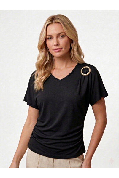 Moda Lounge Γυναικεία μπλούζα με λεπτομέρεια αγκράφα σε σχήμα V, κοντό μανίκι...