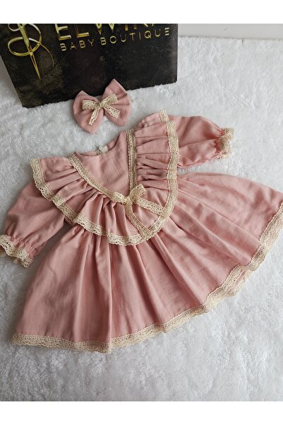 Elwirababyboutiqe φόρεμα μουσελίνας σε απόχρωση κρέμας σε σκόνη με δαντέλα