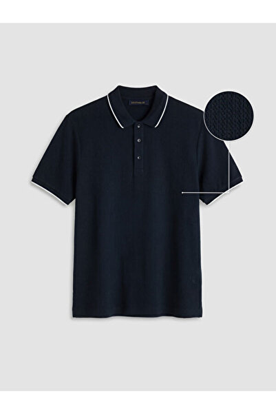 LC Waikiki تي شيرت رجالي من Shining Store من مجموعة Sparkling Choices بياقة د...