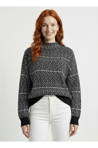 Neden Tekstil Γυναικείο πλεκτό πουλόβερ με μαύρο και λευκό σχέδιο και μισό ζι...