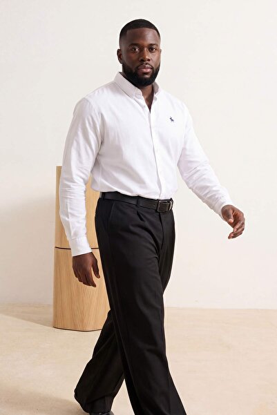 Trendyol Kollektion Weißes reguläres Herrenhemd in Übergröße TMNSS26AX00002