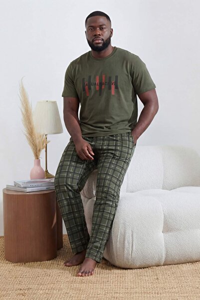 Trendyol Collection طقم بيجامة أخضر مقاس كبير بقصة عادية/عادية مطبوع سفلية قم...