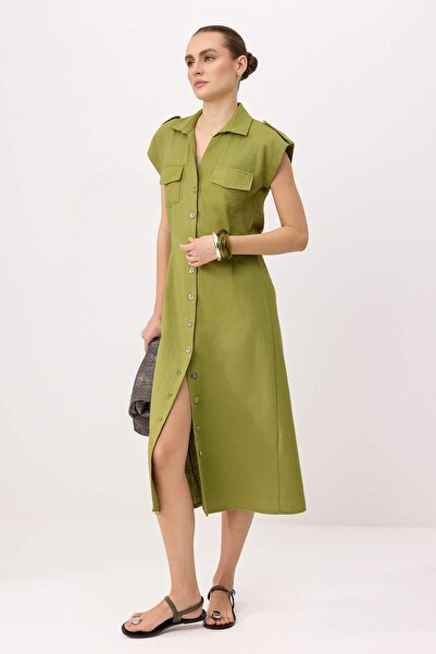 Trendyol Kollektion Khakifarbenes, detailliertes Midi-Hemdkleid mit Accessoir...