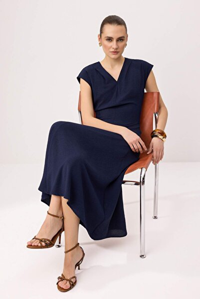 Συλλογή Trendyol Μπλε ναυτικό φόρεμα μίντι Υφαντό TWOSS26EL00553