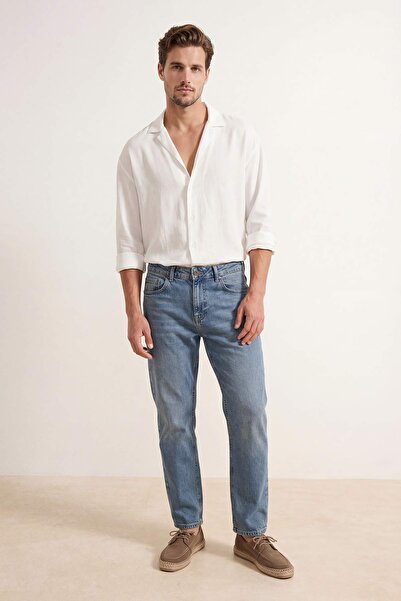 Trendyol Kollektion Blaue Straight-Fit-Jeans aus flexiblem Stoff TMNSS26JE00001