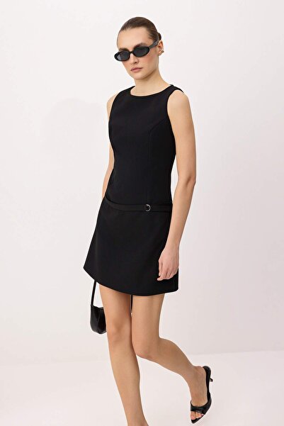 Συλλογή Trendyol Μαύρο Με λεπτομέρεια ζώνης Αμάνικο Κοντό / Μίνι Ελαστικό Υφα...