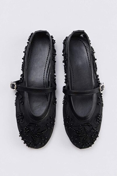 TRENDYOL SHOES Γυναικείες μπαλαρίνες Mary Jane με λεπτομέρεια από μαύρες χάντ...