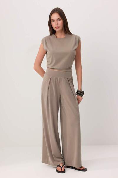 Συλλογή Trendyol Χακί Απλό Σετ με Χαμηλό Μανίκι και Φαρδιά Μπατζάκια, Μαλακό ...