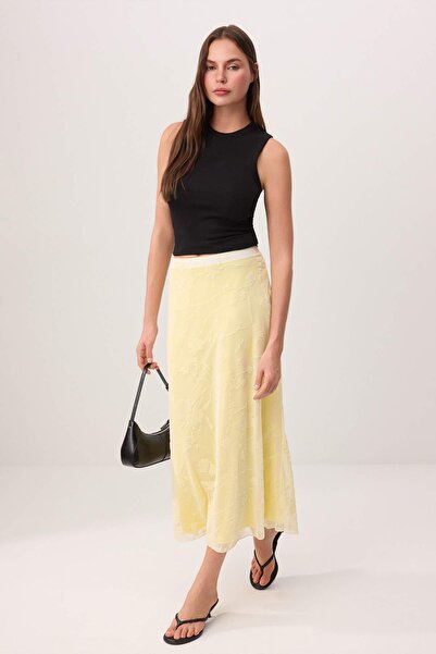 Trendyol Kollektion Gelber, mit Flock bedruckter Bleistift-Maxi-/langer Tüll-...