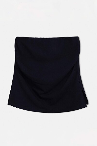 Trendyol Curve Μαύρη μπλούζα χωρίς τιράντες με λεπτομέρεια σκίσιμο, ελαστική ...