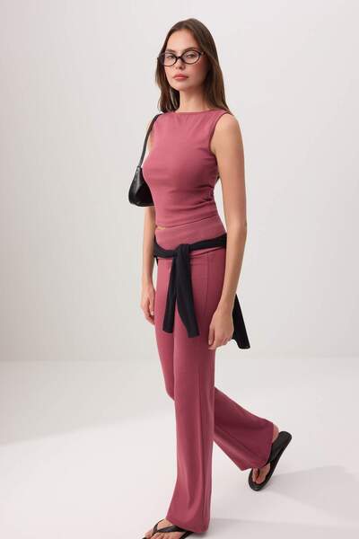 Συλλογή Trendyol Απαραίτητα για την Ντουλάπα - Αμάνικο Πλεκτό Εφαρμοστό Ροζ Κ...