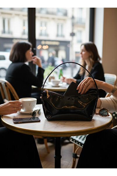 ROYAL LADYS Geantă din piele lacuită – Cataramă aurie, curea reglabilă, căptu...