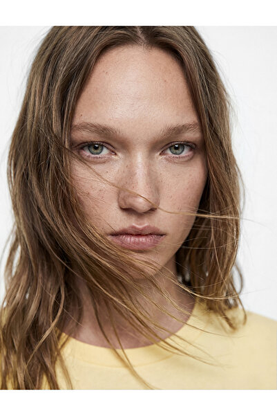 Koton Μπλουζάκι με κοντό μανίκι Με μείγμα βισκόζης με άνετη εφαρμογή και λαιμ...