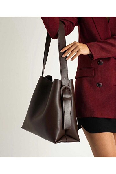 ÖZÜM TAKI Women's Large Shoulder and Arm Bag Brown