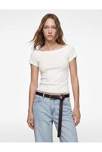 Koton Βαμβακερό κοντομάνικο μπλουζάκι με λαιμόκοψη καγιάκ και στενή εφαρμογή