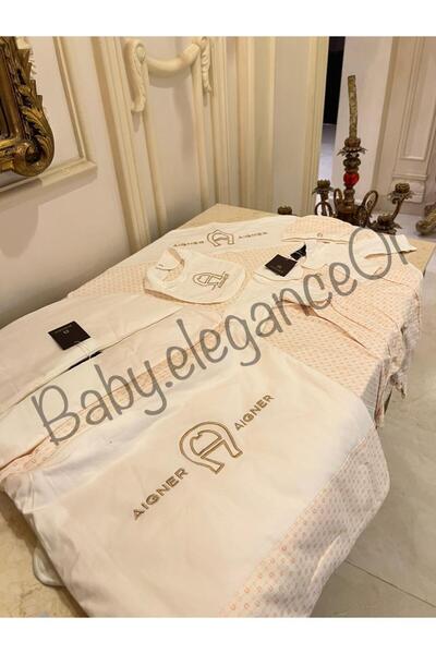 Baby طقم مواليد راقي وانيق ذهبي محايد للجنسين