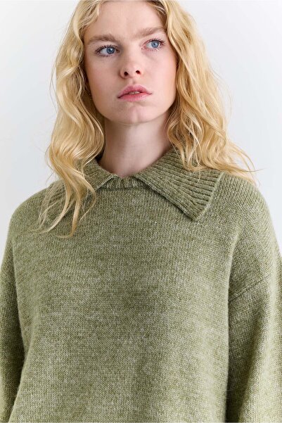Manuka Wide Collar O Oversized Sweater Green