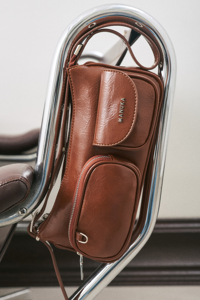 Manuka ΤΣΑΝΤΑ ΜΕ ΤΣΕΠΕΣ ΚΑΦΕ