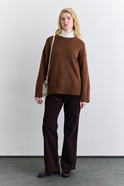 Manuka Βελούδινο ίσιο παντελόνι Bitter Brown χρώματος