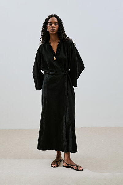Manuka Textured Double-Breasted Closed Dress Black