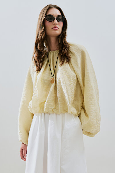 Manuka ΜΠΛΟΥΖΑ ΜΕ ΣΠΟΤΑ ΣΤΡΟΓΓΥΛΗ ΣΧΕΔΙΑΣΗ ΑΠΑΛΟ ΚΙΤΡΙΝΟ