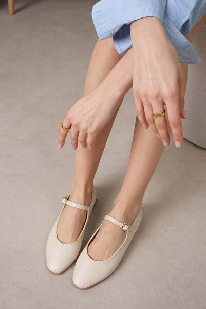 Mio Gusto Gillian Bej Renk Küt Burunlu Kadın Babet Ayakkabı