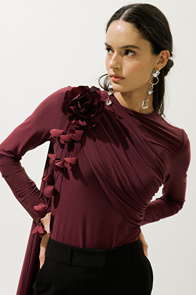 Manuka حزام زهور باللون الأحمر الداكن