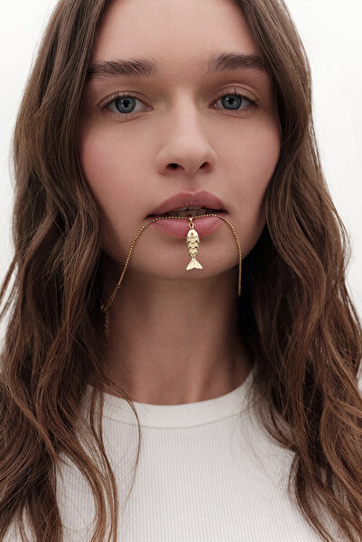 Manuka قلادة سمكة ذهبية صغيرة قياسية