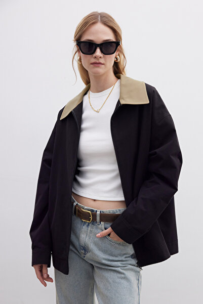 Manuka Schwarze Gabardine-Jacke – Kontrastkragen