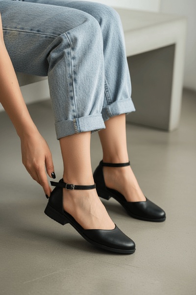 DİVOLYA Balerini Tena Black pentru utilizare zilnică cu cureaua la gleznă