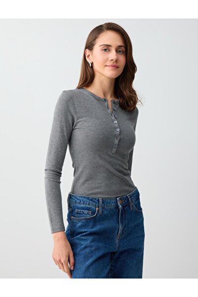 Jimmy Key Πλεκτή μπλούζα ανθρακί με λεπτή εφαρμογή και λεπτομέρεια με κουμπιά...