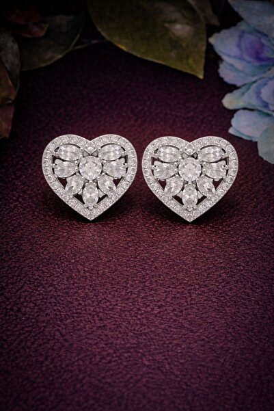 VİYA Heartshine Kalp Formu Işıltılı Zirkon Küpe – Premium Halo Tasarım