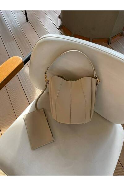 Fiori حقيبة كتف نسائية من الجلد الصناعي