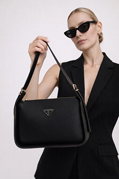 NOTHING Γυναικεία τσάντα μπαγκέτα με ρυθμιζόμενο λουράκι ζώνης σε μαύρο χρώμα...